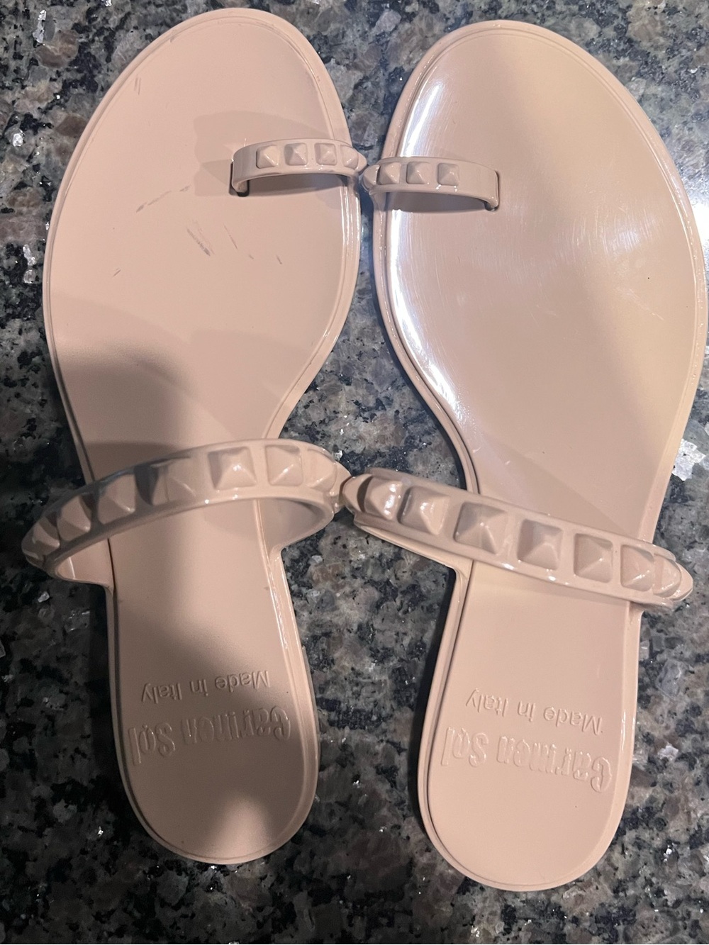 601 Pte CARMEN SOL MARIA flat jelly sandals in baby pink sz 10
READ DESCRIPTION